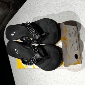 Yellow Box Sherry Black Diamond Sandal Sz 10